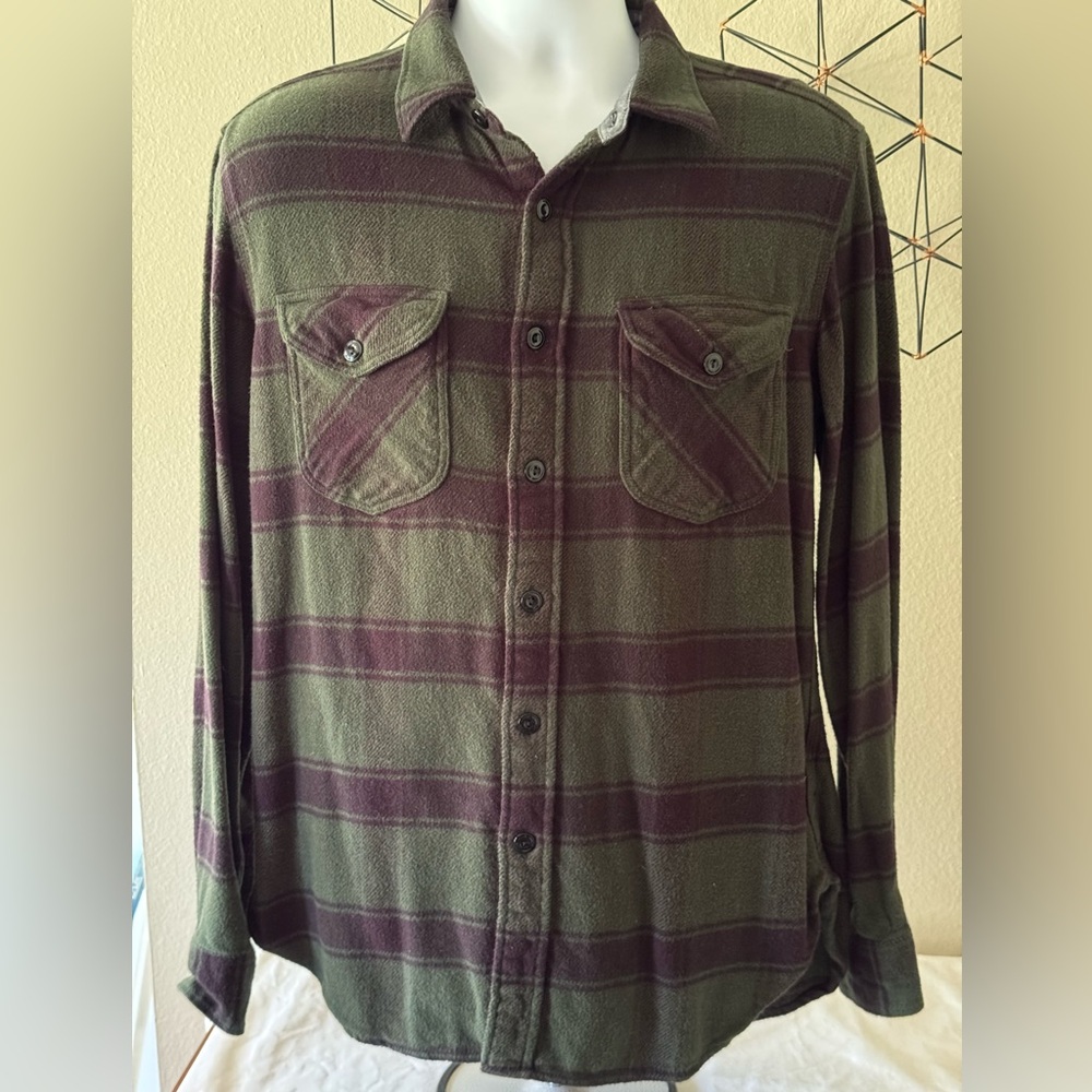 WALLACE & BARNES Heavy Cotton Flannel Shirt - Green Plaid 

Men’s Medium